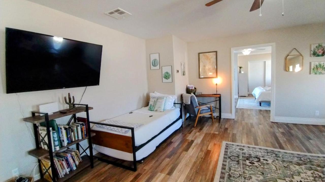 Falcon Cottage Pahrump Bagian luar foto