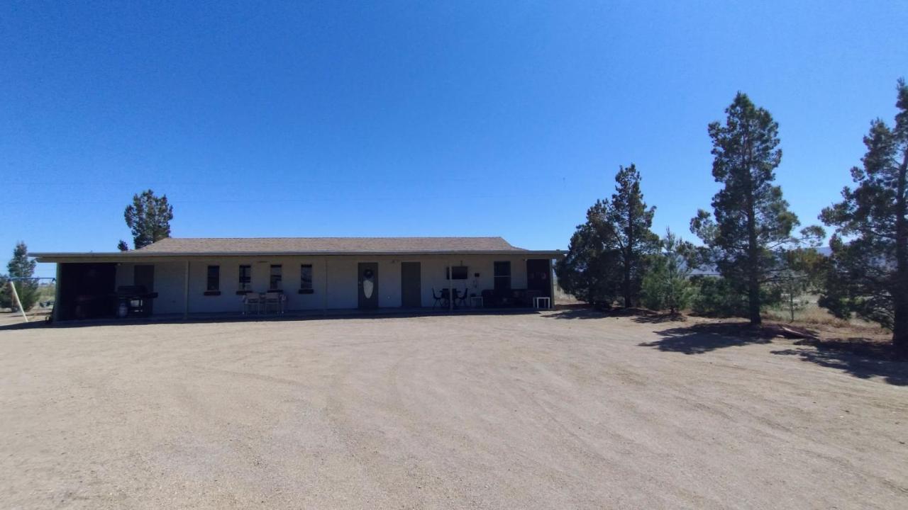 Falcon Cottage Pahrump Bagian luar foto